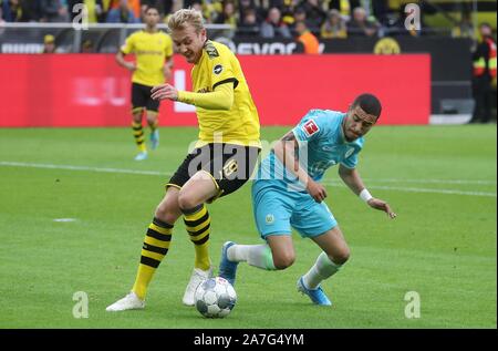 Dortmund, Deutschland. 02nd Nov, 2019. Dortmund, Germany. 02 Nov 2019.  BVB Borussia Dortmund - VfL Wolfsburg duels Julian Brandt vs. Furtado | usage worldwide Credit: dpa/Alamy Live News Stock Photo