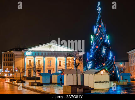 Christmas Market In Vilnius Town Hall Square. Christmas In Vilnius ...