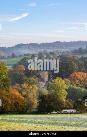 St Eadburgha's church in autumn on a cold frosty morning. Broadway, Cotswolds, Worcestershire, England Stock Photo