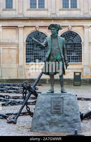 Statue of Captain George Vancouver outside the Customs House Stock ...