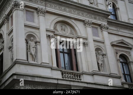 29 October 2019: Statues at the entrance of Downing Street, London, UK, home of the UK Prime Minister and chancellor Stock Photo