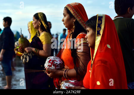 Mumbai, India. 02, Nov 2019. Indian Hindu devotees offer prayers to the Sun on the occassion of Chhath Puja festival at Juhu Beach on November 02, 201 Stock Photo