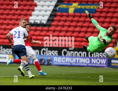 Charlton Athletic's Conor Gallagher has a shot at goal as Preston North End goalkeeper Declan Rudd looks on during the Sky Bet Championship match at The Valley, Charlton. Stock Photo