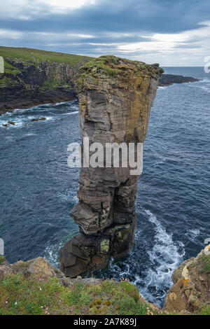 Stunning Yesnaby cliffs and the Yesnaby Castle Sea Stack on the west coast of Mainland Orkney island, Scotland Stock Photo