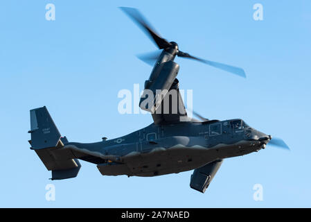 The Bell Boeing V-22 Osprey tiltrotor military aircraft of the USAF Special Operations Squadron. Stock Photo