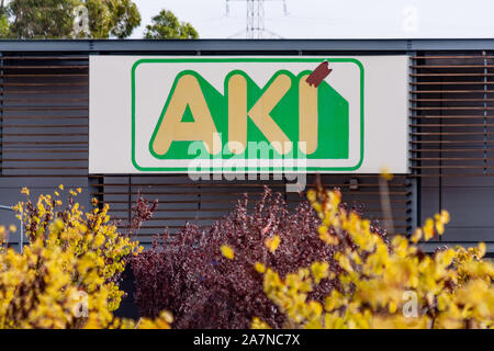 Coina, Portugal. Entrance of the Radio Popular store in the Barreiro Planet  Retail Park. Radio Popular is a large Portuguese company selling appliance  Stock Photo - Alamy