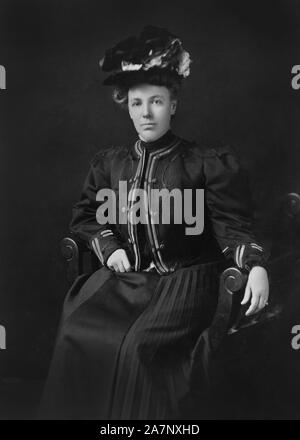 Helen Herron Taft (1861-1943), First Lady of the United States 1909-1913 as wife of U.S. President William Howard Taft, Three-Quarter Length Seated Portrait during William Howard Taft's appointment as U.S. Secretary of War, Photograph by Barnett McFee Clinedinst, 1905 Stock Photo