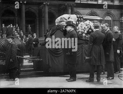 Former U.S. President William Howard Taft Attending the Funeral of New York City Mayor William Jay Gaynor, New York City, New York, USA, Photograph by Bain News Service, September 20, 1913 Stock Photo