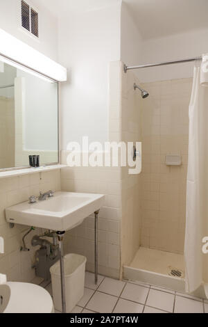 Bathroom, Hotel Pennsylvania, 7th  Ave, New York City, United States of America