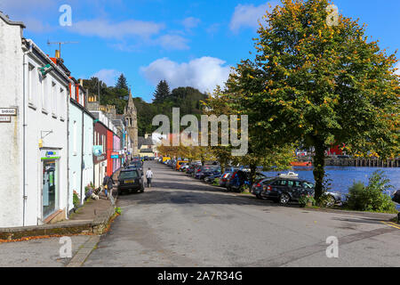 Colourful houses by the harbour and sea at Tobermory, Isle of Mull in the Scottish Inner Hebrides, Scottish Highlands, Scotland, UK Stock Photo