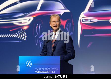 Zwickau, Germany. 04th Nov, 2019. Herbert Diess, Chairman of the Board of Management of Volkswagen AG, speaks at a ceremony marking the start of production of the ID3 electric car. Credit: Sebastian Willnow/dpa-Zentralbild/dpa/Alamy Live News Stock Photo