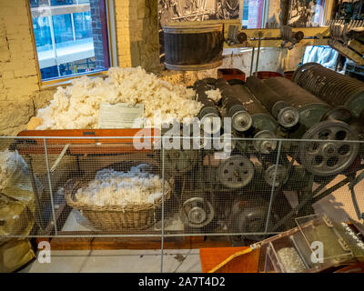vintage carding machine Stock Photo - Alamy