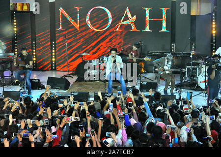 Ariel and his band Noah appeared to entertain their fans Stock Photo