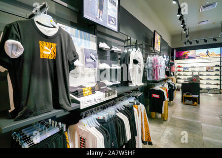 puma outlets in lahore