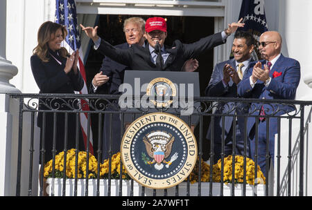Trump Gives Big Hug to Nats Catcher Kurt Suzuki at White House Rally 