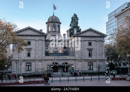 Portland, OR - Nov 3, 2019 : Pioneer Courthouse Square in downtown Portland, Oregon Stock Photo