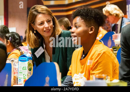 DEN HAAG, 05-11-2019, Binnenhofontbijt at ProDemos. Dutch parliament members have breakfast with children because of the Schoolontbijt week. Member First Chamber Petra Stienen. Stock Photo