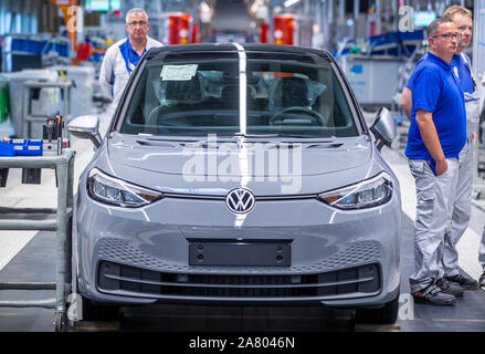 Zwickau, Germany. 04th Nov, 2019. The electric car ID.3 is on the assembly line. The vehicle is part of the new ID series with which Volkswagen is investing billions in e-mobility. The Zwickau plant was rebuilt for production in Zwickau. Credit: Jens Büttner/dpa-Zentralbild/ZB/dpa/Alamy Live News Stock Photo