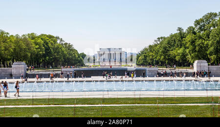 Looking down the National Mall from the World War II memorial towards the Lincoln Memorial, Washington, DC, USA. Stock Photo