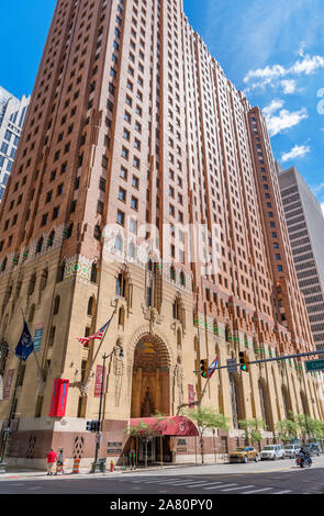 Historic art deco skyscraper Guardian Building built in 1928 with a ...