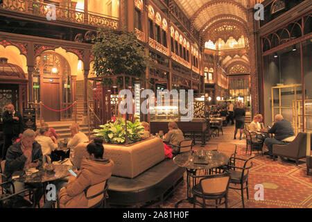 Hungary, Budapest, P‡risi Udvar, Paris Courtyard, interior, cafe, people, Stock Photo