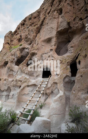 FRIJOLES CANYON BANDELIER NATIONAL MONUMENT           LOS ALAMOS        NEW MEXICO Stock Photo
