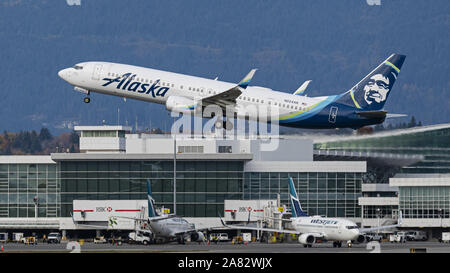 Richmond, British Columbia, Canada. 29th Oct, 2019. An Alaska Airlines Boeing 737-900 (N224AK) single-aisle jet airliner takes off from Vancouver International Airport. Credit: Bayne Stanley/ZUMA Wire/Alamy Live News Stock Photo