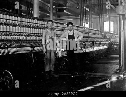 Wamsutta towels wamsutta sheets hi-res stock photography and images - Alamy