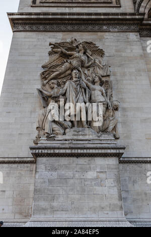 Le Triomphe de 1810 sculpture group, by Jean-Pierre Cortot on the south facade of the Arc de Triomphe de l'Étoile, Paris Stock Photo