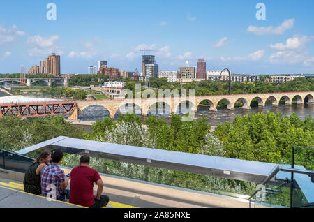 View from the Endless Bridge towards the Mississippi River, Stone Arch Bridge and St Anthony Falls, Guthrie Theater, Minneapolis, Minnesota, USA Stock Photo