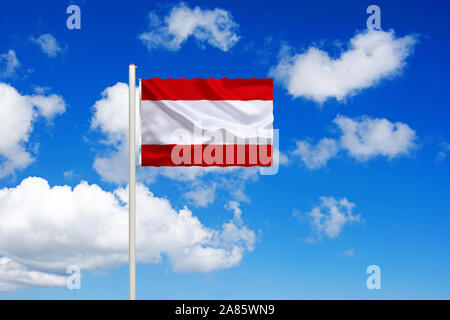 Französich-Polynesien, Tahiti, Südsee, Nationalfahne, Nationalflagge, Fahne, Flagge, Flaggenmast, Cumulus Wolken vor blauen Himmel, Stock Photo