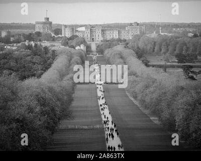 The Long Walk With Autumn Colures, Leading to Winsor Castle, Windsor Great Park, Windsor, Berkshire, England, UK, GB. Stock Photo