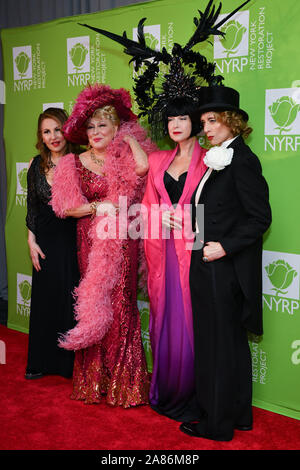 Kathy Najimy, Bette Midler, Cyndi Lauper and Judith Light attend Bette Midler's 2019 Hulaween at New York Hilton Midtown on October 31, 2019 in New Yo Stock Photo