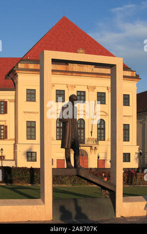 Hungary; Budapest; Carmelite Monastery, Prime Minister's office, Count Istvan Bethlen statue, Stock Photo