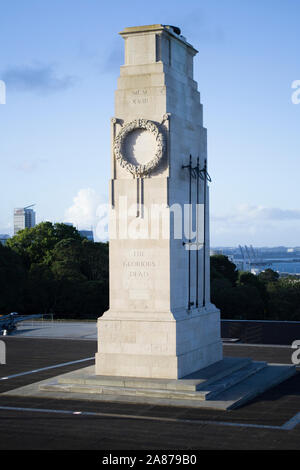 Auckland Domain, New Zealand. Cenotaph in front of Auckland War Memorial Museum Stock Photo