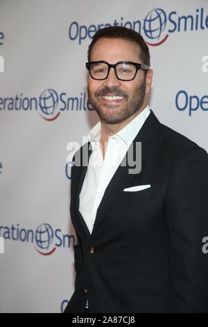 Beverly Hills CA Nov 6: Jeremy Piven attends the Operation Smile Hollywood Fight Night 2019 in Beverly Hills California on November 6, 2019 Credit: Faye Sadou/MediaPunch Stock Photo