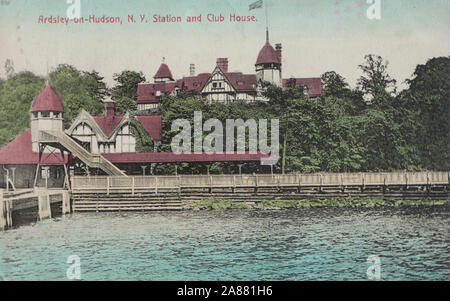 Ardsley-on-Hudson, N.Y. station and Club House, vintage colorized post card with buildings and pier seen from the river, used in 1910 Stock Photo