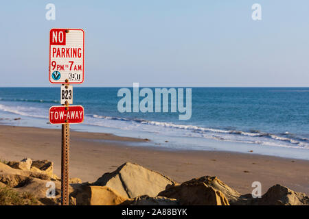 No Paking sign, Solimar beach, Pacific Coast Highway, SR1, California, United States of America Stock Photo