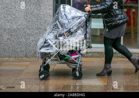 Preston, Lancashire. UK Weather. 7th Nov, 2019. Heavy rain at the start of the day in the city centre. Credit; Credit: MediaWorldImages/Alamy Live News Stock Photo