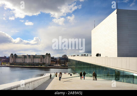 The Opera House, Norwegian National Opera and Ballet, by Snohetta architects in Bjorvika district. Oslo, Norway Stock Photo