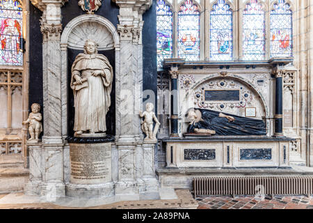 Memorials in 16th C Lady Chapel in Gloucester Cathedral UK - Judge Johannes (John) Powell died 1714 and Elizabeth Williams died in childbirth in 1622. Stock Photo