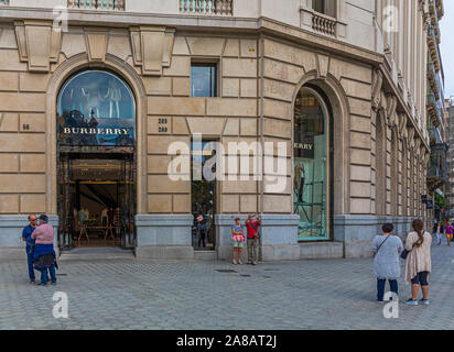 burberry barcelona opening hours