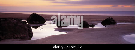 Rocks on the beach, Sandymouth Bay, Bude, Cornwall, England Stock Photo