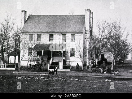 Soldiers outside of Grigsby House, Centreville. This was the headquarters of General Johnston prior to the evacuation of Manassas. ca. 1862 Stock Photo