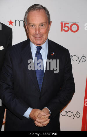 NEW YORK - OCTOBER 28:  NY Mayor Michael Bloomberg attends a gala to celebrate Macy's 150th birthday at Gotham Hall on October 28, 2008 in New York City   People:   Michael Bloomberg Stock Photo