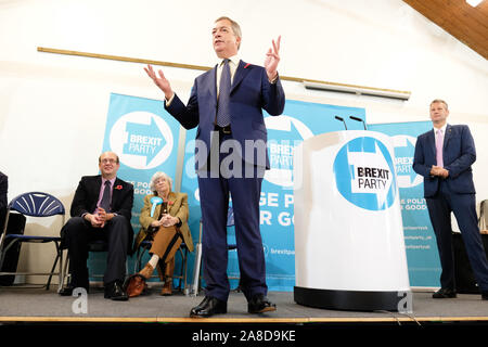 Little Mill, Pontypool, Monmouthshire, Wales - Friday 8th November 2019 - Brexit Party leader Nigel Farage addresses an audience in the south Wales town of Pontypool. Photo Steven May / Alamy Live News Stock Photo