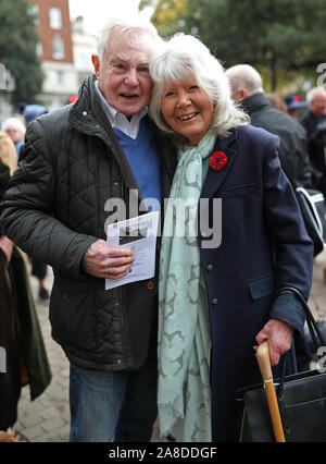 Sir Derek Jacobi and Jilly Cooper attending a Remembrance service dedicated to the recognition of animals in war and conflict, at the Animals in War Memorial on Park Lane, London. Stock Photo