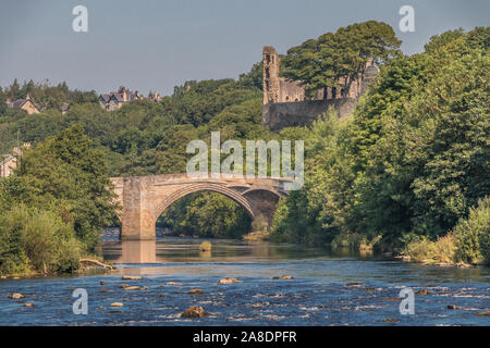 River Tees, County Bridge and the remains of the castle, Barnard Castle, Teesdale Stock Photo