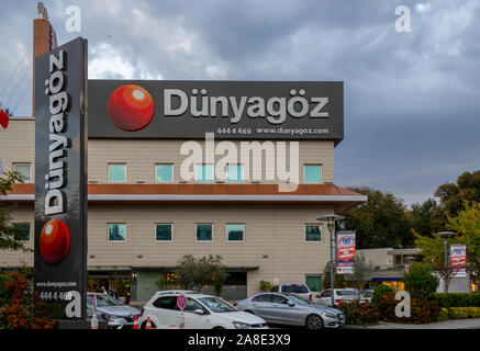 Bakirkoy Istanbul Turkey November 04 2019 Dunyagoz Eye Hospital Building Exterior View Stock Photo Alamy