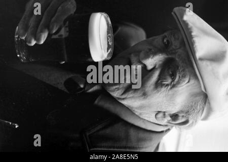 Regulars in the Eldon pub Leeds 1983 Stock Photo